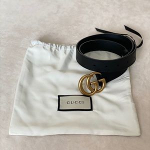 Gucci double G logo leather belt new.